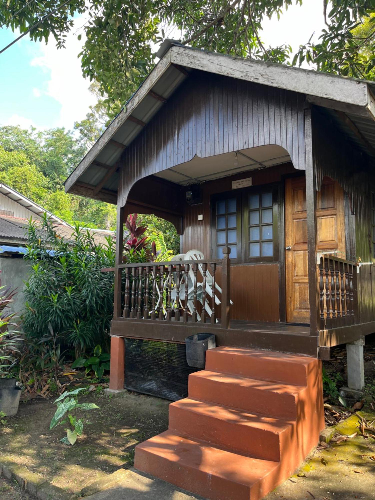 Sri Sentosa Chalet Kampong Mukut Buitenkant foto