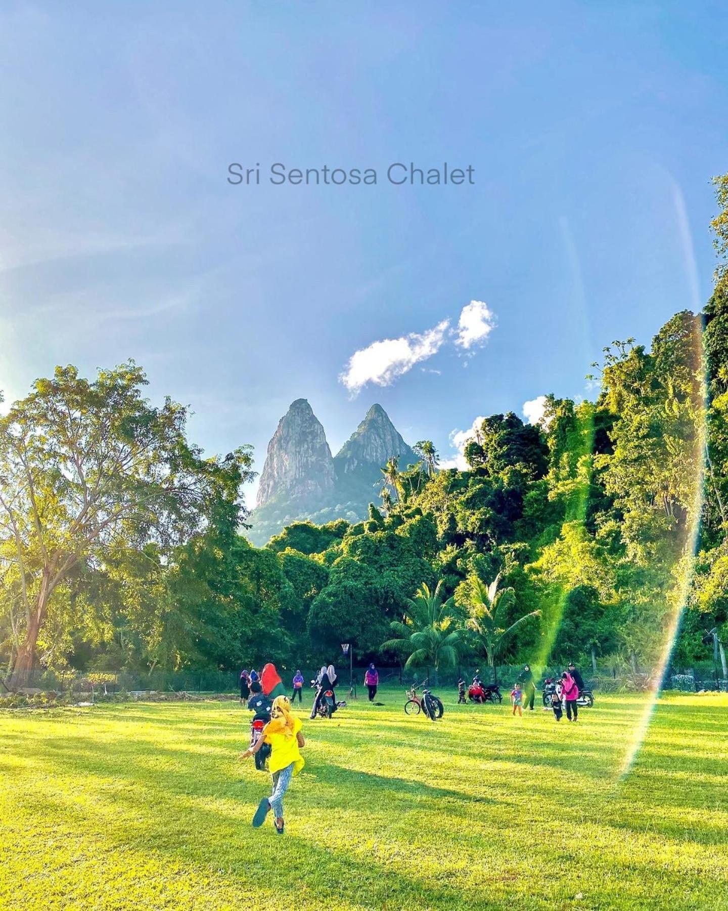 Sri Sentosa Chalet Kampong Mukut Buitenkant foto